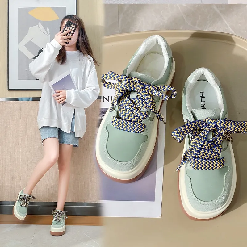Giày bánh mì màu xanh bơ  Sự kết hợp hoàn hảo giữa phong cách và sự thoải mái cho mùa hè