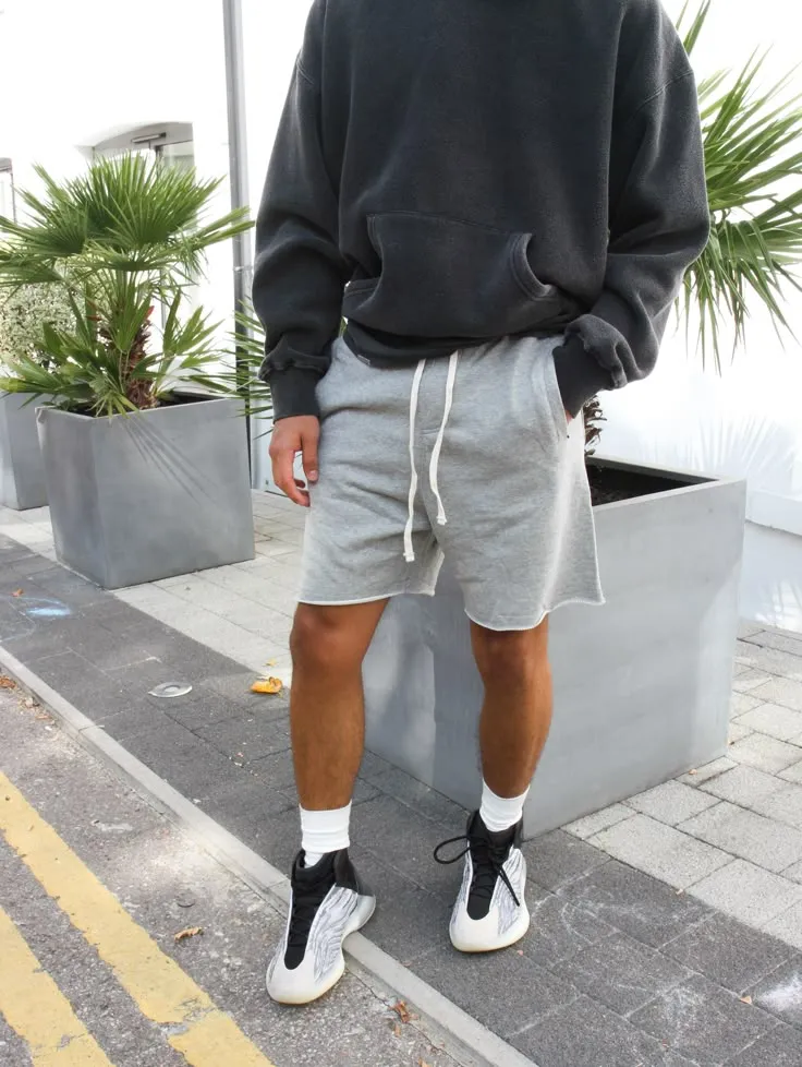 104364249d531c117929becfb1ee6de4 Sự linh hoạt của set đồ hoodie và quần short trong các hoạt động hàng ngày