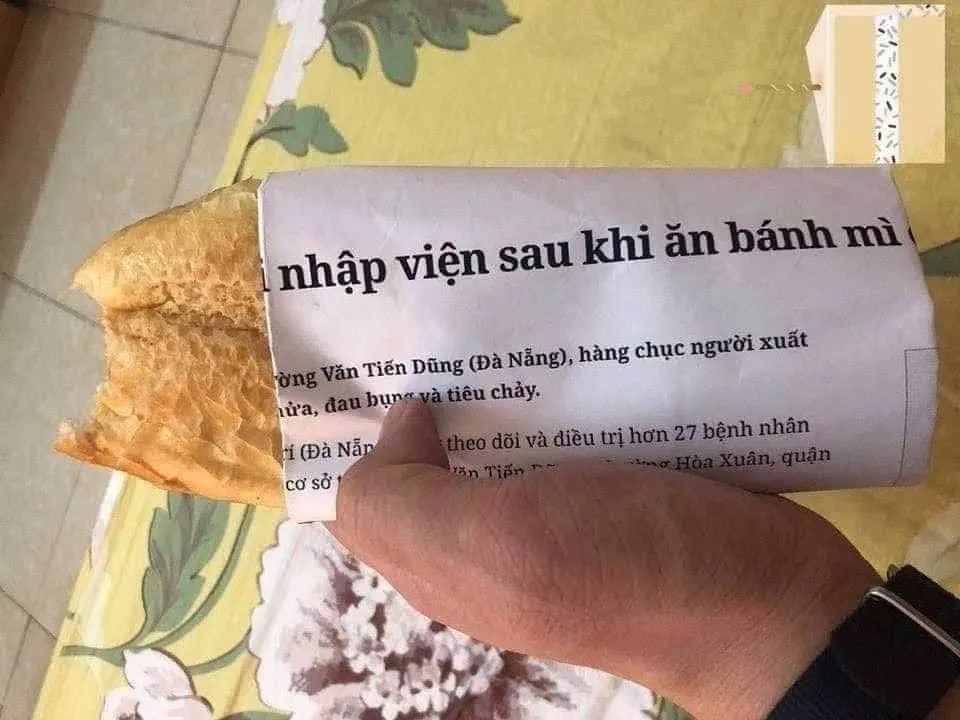 Sử dụng bã trà sấy là giải pháp tự nhiên giúp loại bỏ mùi hôi giày bánh mì hiệu quả