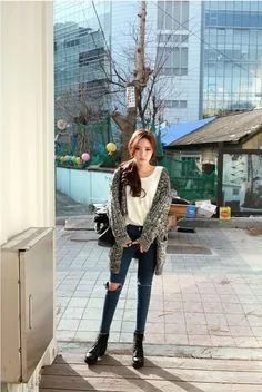 Vẻ đẹp năng động và trẻ trung của phong cách Ulzzang với đôi giày bánh mì