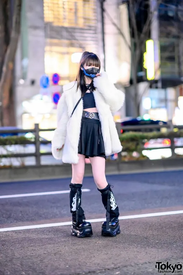 2022-01-22-016-001-nk-harajuku-1459-600x900-1 Phong cách thời trang đường phố Harajuku đầy màu sắc với điểm nhấn là giày bánh mì