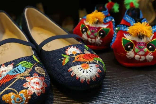 Sự tỉ mỉ trong từng đường thêu tạo nên giá trị độc bản cho sản phẩm