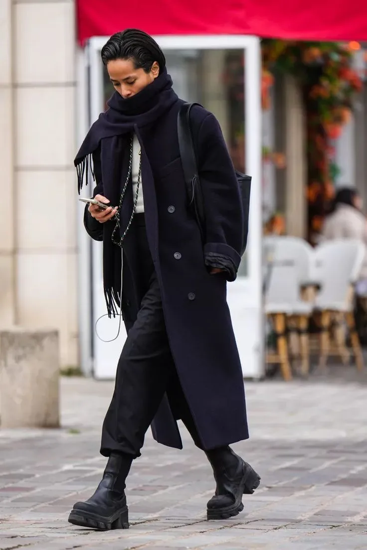 Giày bánh mì Chelsea Boot Đẳng cấp quý cô và biểu tượng của sự sang trọng hiện đại