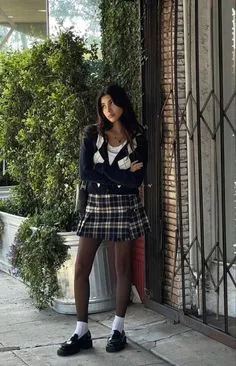 Giày bánh mì phong cách Preppy nữ sinh thanh lịch mang lại vẻ ngoài cổ điển và tinh tế