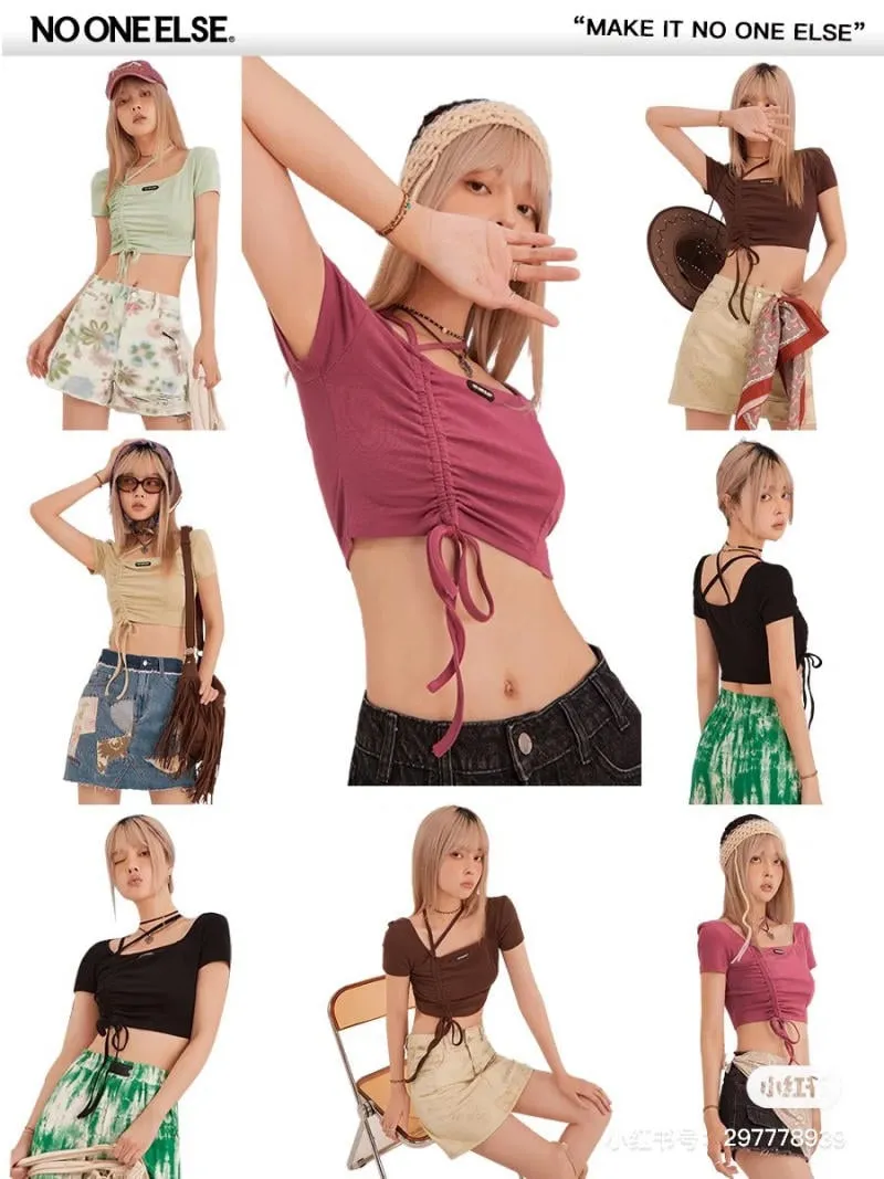 Vẻ ngoài nữ tính trẻ trung và đầy sức sống với combo áo croptop và chân váy chữ A