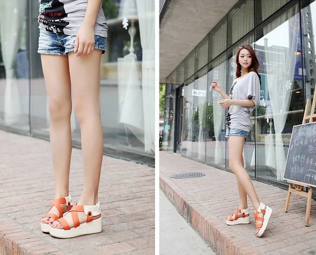 Sự kết hợp hoàn hảo giữa giày bánh mì màu cam đào và quần jean cho những buổi dạo phố