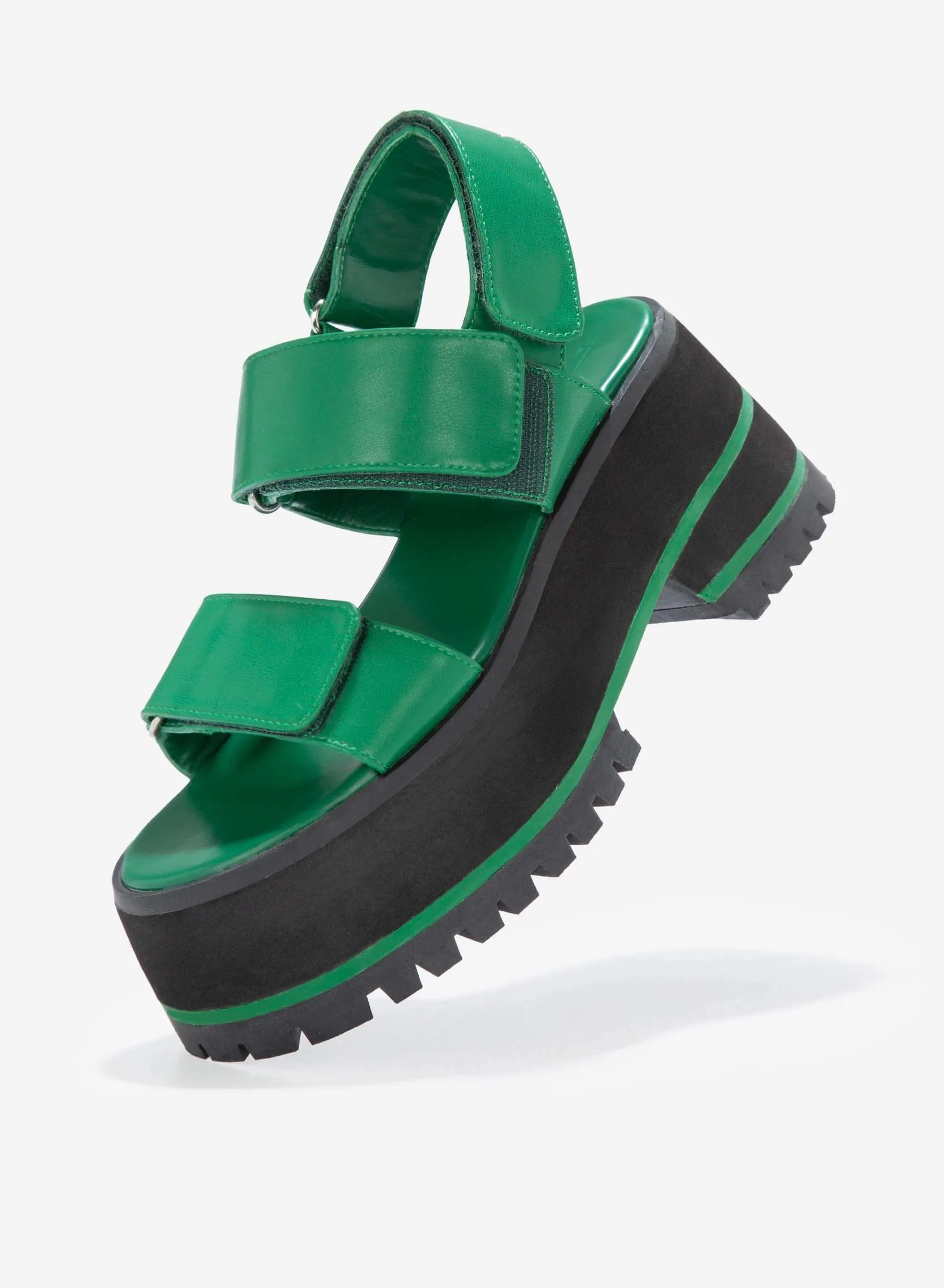 giay-sandal-de-banh-mi-hulk-sandal-platform-sdl-0001-mau-xanh-la__76035__1713166861 Phần đế bánh mì chắc chắn vừa giúp tôn dáng vừa đảm bảo sự thoải mái tối đa