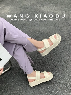 Giày bánh mì hở ngón  Xu hướng thời trang không thể bỏ lỡ trong mùa hè