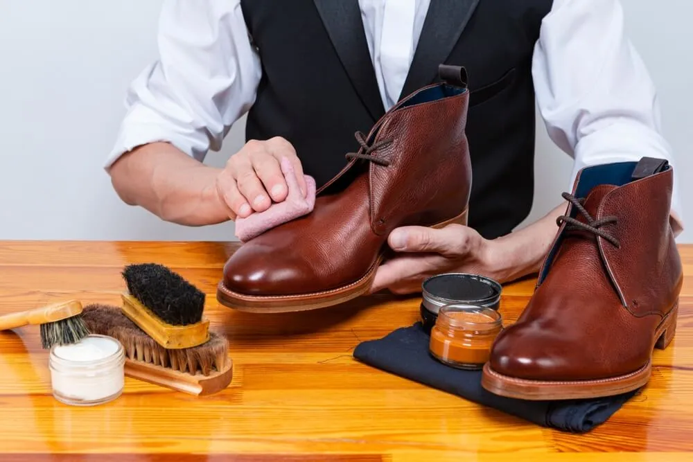 Bảo quản đúng cách là chìa khóa để duy trì vẻ đẹp và tuổi thọ cho đôi giày của bạn